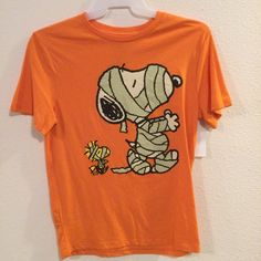 Peanuts Snoopy And Woodstock Halloween Mummy Shirt Nwt New With Tag Smoke-Free/Hypo-Allergenic Pet Friendly Home (Maltese- Non-Shedding And Not Around Items) Trick Or Treat Witches Animals Jack O Lantern Fall Autumn Snoopy Halloween Pajamas, Peanuts Shirts, Woodstock Tshirt, Peanuts Shirt, Spooky Cartoon Print T-shirt For Fall, Snoopy Halloween Blanket, Snoopy Shirt, Peanuts T Shirts, Snoopy T Shirt