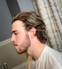 Short Flow Mens Hair, Long Thick Hair Men, Hockey Flow, Mens Mid Length Hairstyles, Flow Haircut, Wavy Mid Length Hair, Hockey Hair, Long Curly Hair Men, Male Haircuts Curly