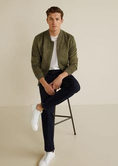 Khaki Jacket Outfit, Minimalist Fashion Men, Preppy Men, Mens Casual Dress Outfits, Smart Casual Outfit, Mens Fashion Casual Outfits, Mango Man, Men Fashion Casual Outfits, Streetwear Men Outfits