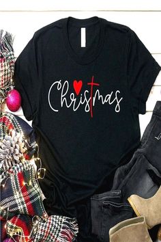 Christmas Tee Shirts, Couple Christmas, Heart Christmas, Christmas T Shirt Design, Christmas Couple, Family Christmas Shirts, Valentines Shirt, Diy Shirt, Christmas T Shirt