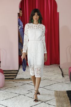 Kate Spade New York RTW Spring 2017 – WWD Kate Spade Style, New York Spring, Embroidered Lace Dress, Traditional Wedding Dresses, Spring Fashion Outfits, Lace Dresses, Little White Dresses, Green Earrings, Inspiration Mode