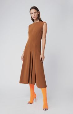 Dress Fashion Show, Build Wardrobe, Designer Dresses Elegant, Victoria Beckham Style, Belted Wrap Dress, Evening Party Dresses, Dynamic Movement, Pleated Drapes, Drape Dress