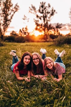 Mother Day Photo, Best Friends Photoshoot, Aesthetic Mother, Girlfriends Photoshoot, Photoshoot Friends, Gifts Aesthetic, Friends Photoshoot