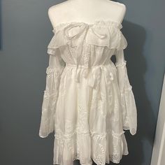 This Amazing Dress Is Flowy, Has Bell Sleeves And A White Tied Belt. Off The Shoulders And Is So Dreamy Flowy Short White Dress, Casual Off-shoulder Lace Dress, White Dress Angel, Flowy Bohemian Dresses, Flowy White Dress, Flowy Boho Dress, Lacy White Dress, White Flowy Dress, Clothes Reference