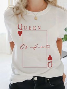 Queen Of Hearts - Premium T-Shirt from Rustee Clothing - Just $21.70! Shop now at Three Blessed Gems Heart Shirt Design, Vinyle Cricut, Funky Tees, T Shirt Design Ideas, T Shirt Prints, Queen Shirt, Trendy Shirt Designs, Queen Shirts, Unique Prints