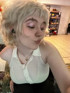 Weird Short Hairstyles, Edgy Hair Ideas, Interesting Reference Photos, Alternative Short Haircuts, Short Bleached Hair Ideas, Blonde Micro Bangs, Short Hair Micro Bangs, Fairy Pixie Cut, Blonde Short Hair With Bangs