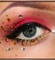 LIght Eyes Eye Makeup Christmas, Autumn Fae, Make Carnaval, Makeup Ojos, Makeup Christmas, Gold Eye Makeup, Carnival Makeup