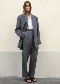 Pleated Suit Trousers - Graphite – The Frankie Shop Casual Suit Look, Style Guru, Fashion D, Suiting Fabric, The Frankie Shop, Frankie Shop, Suit Trousers, Slim Fit Pants, Fall Fashion Trends