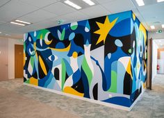 Fresque géométrique et narrative pour la société Ecolab Geometric Illustration, School Murals, Mural Wall, Mural Wall Art, Graffiti Art, Wall Mural, Wall Design, Blue Yellow, Wall Murals