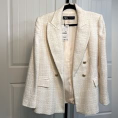 Brand New With Tags! This Is Sold Out In Stores!! Zara Women’s Cream Jackie O Style Blazer Gold Details. Women’s Size Large. Chic Cream Tweed Blazer, Classic White Tweed Jacket, Tailored White Tweed Outerwear, White Tailored Tweed Blazer, Elegant Cream Tweed Blazer, Elegant Zara Tweed Jacket, Elegant Zara Tweed Jacket For Spring, Tailored White Tweed Jacket, Classic Cream Tweed Blazer