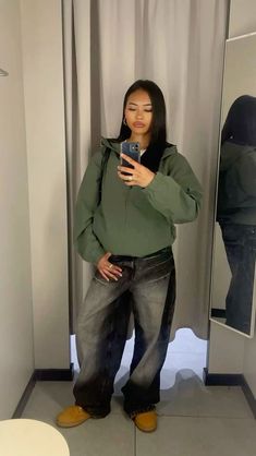 Mirror Fit Pics, Timberland Outfit, Street Style Outfits Casual, Winter Outfit Ideas, Timberland Style, Outfit Inspo Casual, Mia 3, Looks Street Style, Streetwear Fashion Women