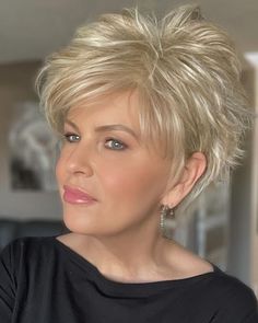 Short Flippy Hair, Short Hair Low Taper, Blonde Hair Shoulder Length, Haircuts Front And Back, Layered Short Pixie, Fade Haircut Short, Short Flippy Hairstyles, Hair Color Short Hair, Short Face