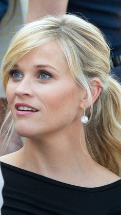 Side Fringe Hairstyles, Reese Witherspoon Hair, Ponytail Ideas, Bangs Ponytail, Hair Salons, Fringe Hairstyles, Side Bangs, Reese Witherspoon, Hair Envy