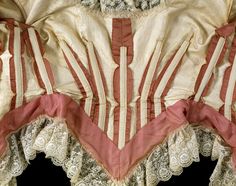 Inside of an 1890s bodice - bones on every seam Afternoon Dresses, Victorian Bodice, Blithe Spirit, Madeleine Vionnet, Old Dress, Flapper Dresses, Fashion Goth, Charles James