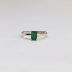 White Gold And Emerald Ring, Green Stone Silver Ring, Emerald Silver Jewelry, Emerald And Silver Ring, Minimalist Silver Engagement Ring, Emerald Engagement Ring Green Silver, Green Silver Ring, Silver Green Ring, Silver Ring Green Stone