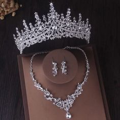 41421534658656 Pearl Bridal Jewelry Sets, Pearl Costume, Crystal Bridal Jewelry Sets, Women Wedding Dress, Opal Jewelry Set, Dubai Gold Jewelry, Wedding Dress Jewelry, Style Africain, Crown Earrings