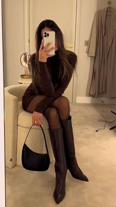 Brown Monochrome Outfit, Brown Long Sleeve Dress, Cozy Fall Outfits, Corporate Outfits, Estilo Chic, Night Out Outfit, Cute Fall Outfits, Thanksgiving Outfit, New Energy