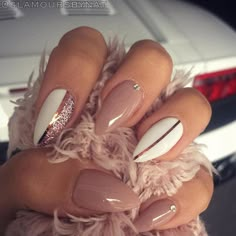 Obsessed with these nails @glamours_by_nat 2019 Nails, Skirt Diy, Stiletto Nail Art, Almond Shape Nails, Nails Winter, Winter Design, Gorgeous Nails, Stiletto Nails