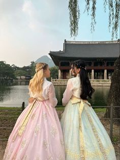 Seoul Aesthetic Outfits, Trip To Korea Aesthetic, Seoul Travel Aesthetic, South Korea Clothes, South Korea Hanbok, Seoul Korea Aesthetic