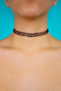 Throwback Choker 90s Accessories Jewelry, 90s Choker Necklace, 90s Choker, Tattoo Choker Necklace, 90s Accessories, Tattoo Choker, Choker Necklace Designs, Chocker Necklace, Black Tattoo