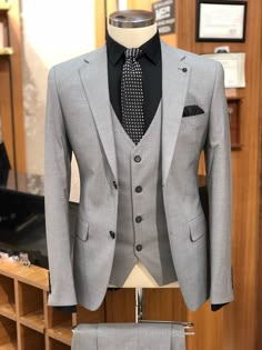 Crew Gray Slim Fit Suit Business Men Suit, Mens Suit For Wedding, Coat Pant For Men, Grey Mens Suit, Grey Suit Vest, Blue Blazer Outfit, Grey Slim Fit Suit, Luxury Suit, Groom Suit Grey