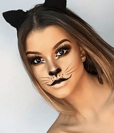 13 Easy Halloween Makeup Ideas to Try - An Unblurred Lady Obličejové Masky, Cat Halloween Makeup, Halloweenský Makeup, Halloween Make-up Looks, Halloween Makeup Ideas, Halloween Makeup Pretty, Halloween Eye Makeup, Maskcara Beauty, Pretty Halloween