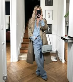 Super Cold Winter Outfits, Looks Adidas, Custom Outfits, Canadian Tuxedo, Paris Mode, All Jeans, Outfit Formulas, Looks Street Style, Mode Inspo