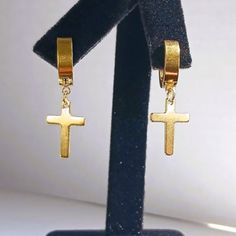 Brand New Men's Hanging Gold Cross Clip On Earrings 14k Yellow Gold Plated Sterling Silver Measurements 1.25" Tall X .5" Wide Retail Price $295 Buy With Confidence From A Top Rated Seller W/ A 99% + Rating! A0189 (Id-308-) Cross Earrings Men, Gold Cross Earrings, Buddhist Necklace, Earrings Men, Platinum Chain, Horoscope Necklace, Cute Piercings, Mens Chain Necklace, Mens Accessories Jewelry