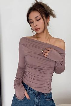 Item Type: Tops Material: Cotton Blend Pattern: Plain Sleeve Length: Long Sleeve Color: Pink, Black, Gray Size: S,M,L Size (CM): Length Bust Shoulder Sleeve S 41 70-80 38 68 M 42 74-86 39 69 L 43 78-92 40 70 Rhinestone Dress, Bandage Dress, Mesh Dress, Metropolis, Cute Casual Outfits, Cute Tops, Elegant Fashion, Cute Fashion, Dress Fabric