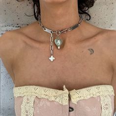 Chainmail Choker, Chainmail Necklace, Classy Jewelry, Funky Jewelry, Jewelry Lookbook, Jewelry Outfit, Jewelry Inspo, Necklace Handmade, Glass Pendant