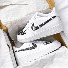 Brand New! Never Worn.. Nike Air With Louis Vuitton Design Tenis Air Force, Nike Custom, Top Sneakers Women, Cute Nike Shoes, White Leather Sneakers, Cute Nikes