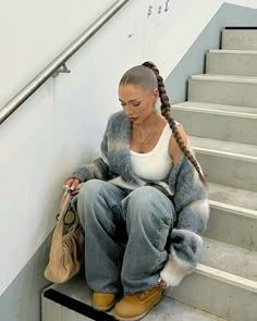 Winter Fall Aesthetic, Fall Aesthetic Outfit, Outfit Inspo Casual, Streetwear Fashion Women, Fall Aesthetic, Aesthetic Outfit, Cute Everyday Outfits, How To Pose