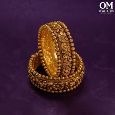 Bangle Models Gold, Gold Traditional Bangles, Traditional Gold Bangles Design, Gold Ring Antique, Bridal Gold Bangles Wedding, Good Bangles Design, Gold Bangles Indian Design Traditional, Antique Bangles Indian Gold, Antique Gold Bangles Design