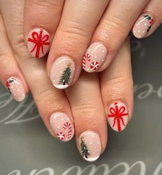 Nutcracker Nails Designs, Nutcracker Nails, Christmas Present Nails, Christmas Nail Designs Easy, Xmas Nail, Christmas Nail Ideas, Nail Aesthetic, Festive Manicure, Christmas Tree Nails