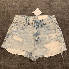 American Eagle Curvy Mom Short. Strigid. Size 00 (24 Waist). Nwt. Never Worn. Distressed, Frayed And Ripped On Purpose. Waist 24” Front Rise 11” Inseam 1” Shorts American Eagle, Mom Shorts, Jean Shorts, American Eagle Outfitters, American Eagle, Denim Shorts, Womens Shorts, Women Shopping, Blue