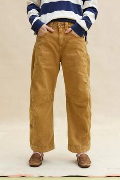 BDG Elise Barrel Leg Pant | Urban Outfitters Barrel Pants, Barrel Jeans, Relax Pants, Brown Fits, Brown Pants, Swaggy Outfits, Other Outfits, Golden Brown, Leg Pants