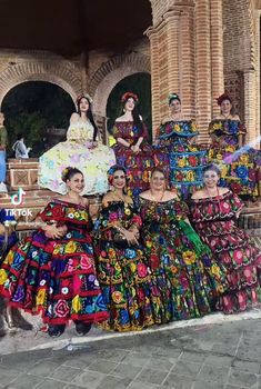 Mexican Photoshoot, Mother Of Groom Outfits, Ballet Folklorico, Mexican Dress, Traditional Mexican, Groom Outfit, World Cultures