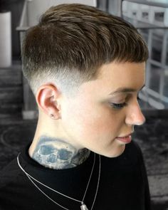 The 20 Coolest Undercut Pixie Cuts Found for 2020 Androgynous Haircut, Androgynous Hair, Half Shaved, Mullet Haircut, Haircut Types, Hair Tattoos, Very Short Hair, Short Hair Haircuts, Fade Haircut