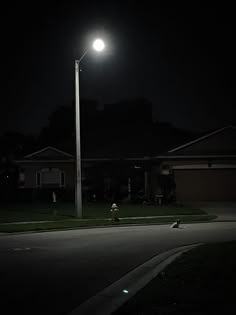 In the street aesthetic Dark Hours Aesthetic, Aethetics Picture Wallpaper Dark, Creepy Street Night, Street Dark Night, Liminal Night Aesthetic, Creepy Vibes Aesthetic, Horror Night Aesthetic, Creepy Night Aesthetic, Dark Neighborhood Aesthetic