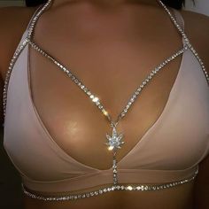 This Eye-Catching Rhinestone Bra Body Chain Is Made From Premium Copper And Features An Intricate Geometric Pattern Adorned With Elegant Rhinestones. Great For Adding A Glamorous Touch To Any Outfit, This Stunning Body Jewelry Is Sure To Turn Heads. Beaded Clothes, Bra Jewelry, Labret Ring, Bra Chain, Rhinestone Bra, Crystal Bead Jewelry, Capricorn Moon, Summer Festival Outfit, Chain Bra