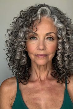 Chic Curly Hairstyles for Women Over 50 for Natural Gray Curly Hair 🍃 Over 40 Curly Hairstyles, Gray Curly Hair, Gray Highlights, Women Over 50, Style At Home, Hairstyles For Women