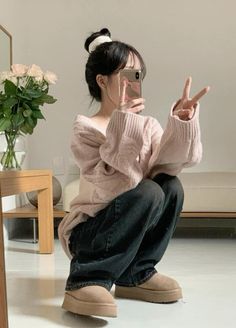 Platform Uggs Outfit Winter, Fall Korean Outfits, Korean Casual Outfits Winter, Winter Acubi Outfits, Korean Fall Fashion, Japanese Fashion Winter, Korean Outfits Winter, Comfy Korean Outfits, Cute Outfits Korean