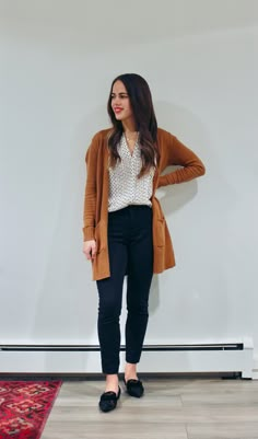 December Outfits, Business Casual Winter, Business Casual Outfits For Women, Business Casual Outfits For Work, Brown Cardigan, Summer Work Outfits, Casual Work Outfit, Professional Attire