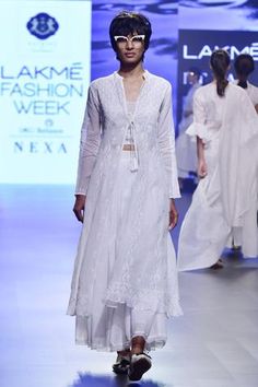 Shop for House of Kotwara White Chikankari Work Jacket And Kurta Set for Women Online at Aza Fashions Chikankari Jacket, Tassel Dupatta, Suit With Jacket, Chikankari Work, Modern Suits, Kurta Set For Women, Indian Designer Suits, White Kurta, White Flares