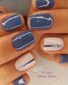 💅 Semipermanente 😍 💙💙💙💙💙💙💙💙💙💙💙💙💙 | Instagram Mother Of The Bride Nails Ideas Blue, Mani Pedi Gel Ideas, Cocktail Party Nails Classy, Professional Nail Designs For Work, Winter To Spring Nails, Fun Professional Nails, Spring Wedding Guest Nails, Nohti 2024, Dip Gel Nail Ideas