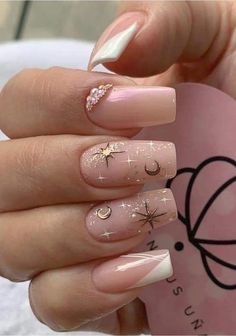 May Nails Ideas 2023, Nails Ideas Almond, May Nails Ideas, Almond Summer Nails, Nails Ideas 2023, Goth Spring, Summer Nails Short, Nails Daisy, Nails Goth