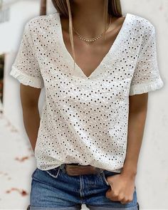 Eliza Embroidery Backless Tied Detail Tees  - Vestir en moda - Cloths - h&m Black Friday Eyelet Embroidery, Womens Clothing Stores, V Neck Blouse, White Casual, Fashion Tees, Shirt Online, Blouse Designs, Shirt Shop, Open Back