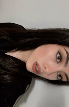 Dark Natural Makeup Looks, Dark Feminine Makeup Aesthetic, Dark Fem Makeup, Rich Girl Makeup, German Makeup, Revenge Makeup, Mob Makeup, Femme Fatale Makeup, Mob Wife Makeup