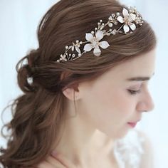 Pair of Handmade Vintage Style Gold Leaf Floral Pearl Bridal - Etsy UK Pearl Bridal Headpiece, Bridal Floral Headpiece, Gold Hair Vine, Bridal Headdress, Gold Hair Accessories, Bridal Hair Vine, Hair Jewelry Wedding, Bridal Headpiece