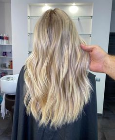 Pretty Blonde Hair, Hair Color Guide, Cool Blonde Hair, Beige Blonde, Blonde Hair Inspiration, Blonde Hair Looks, Shades Of Blonde, Hair Skin Nails, Hair Color And Cut